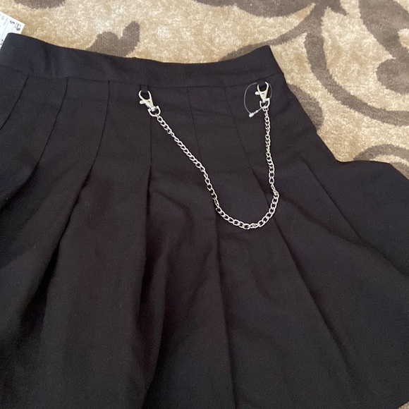 Women’s skirt - Picture 2 of 2